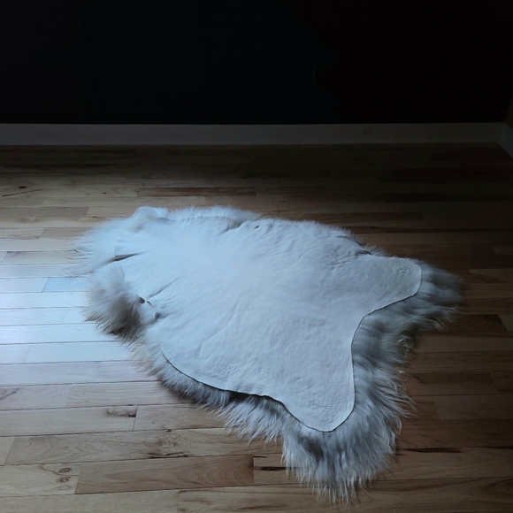 Enormous Icelandic Sheepskin Hides – Limited Availability - Picture 3 of 13